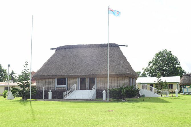 Discover Nadi - Garden of the Sleeping Giant: the tour’s calm center