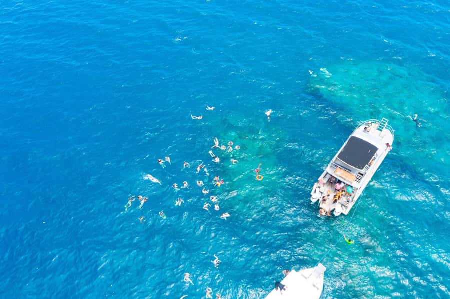 Fiji: Beachcomber Island Day Cruise with Snorkelling - Snorkelling, fish feeding, and the glass-bottom boat