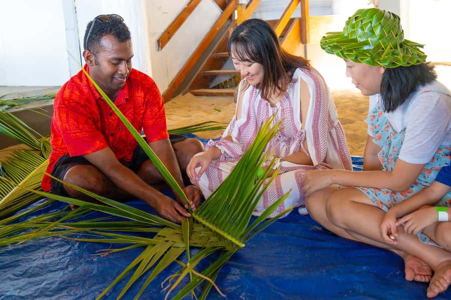 Fiji: Beachcomber Island Day Cruise with Snorkelling - The turtle pond adventure