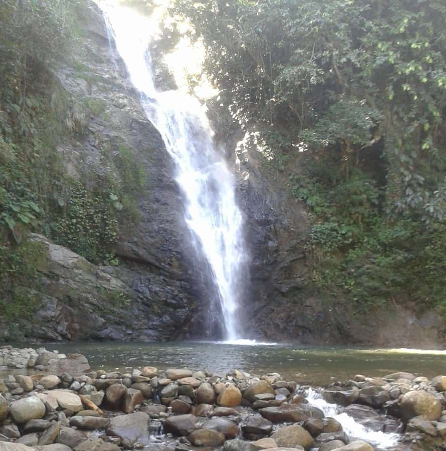 Fiji: Biausevu Waterfall and Sigatoka Sand Dunes Tour - A village welcome and the walk to Biausevu Waterfall