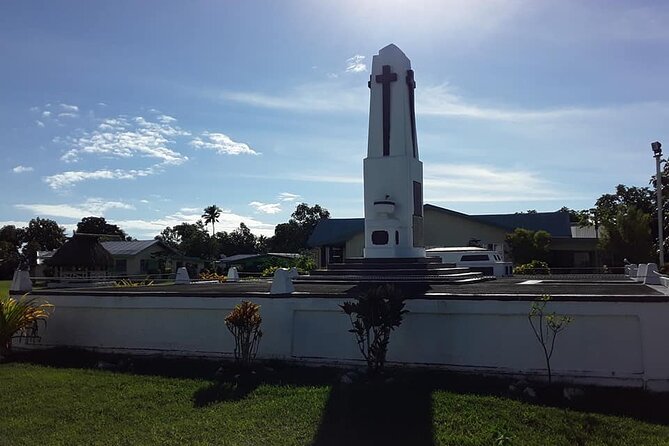 Fiji Local Village, Market, Temple & Garden of Sleeping Giant with Mud Pool Tour - Garden of the Sleeping Giant and its orchid paths
