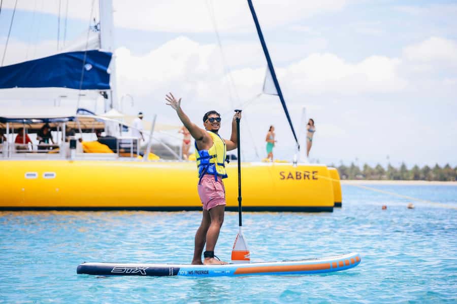 Fiji: South Sea Sailing Experience with Lunch & Drinks - Reef snorkeling with help from the crew