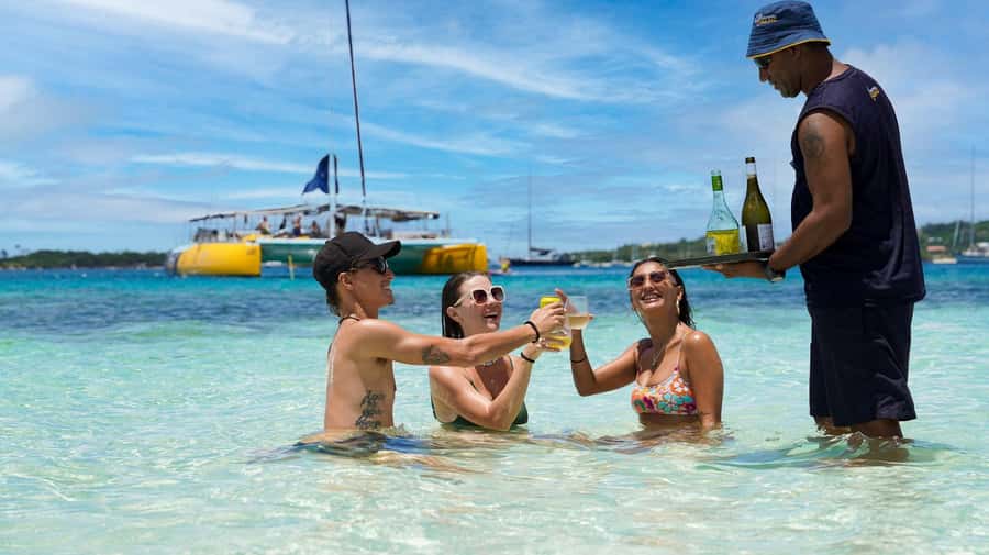 Fiji: South Sea Sailing Experience with Lunch & Drinks - Music, dancing, and the human side of the trip