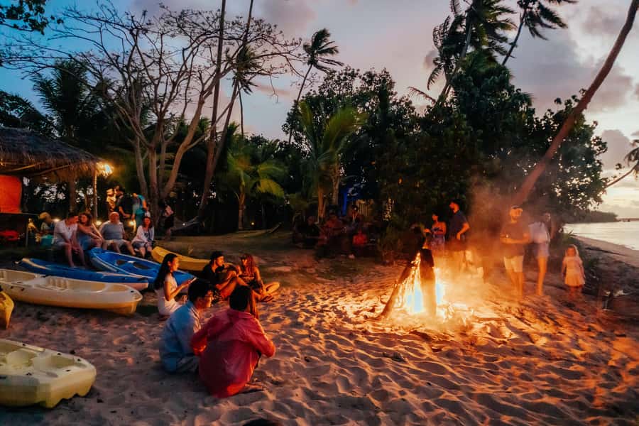 Fiji: Sunset Cruise with Dinner and Fire Show - Arriving at Likuri Island