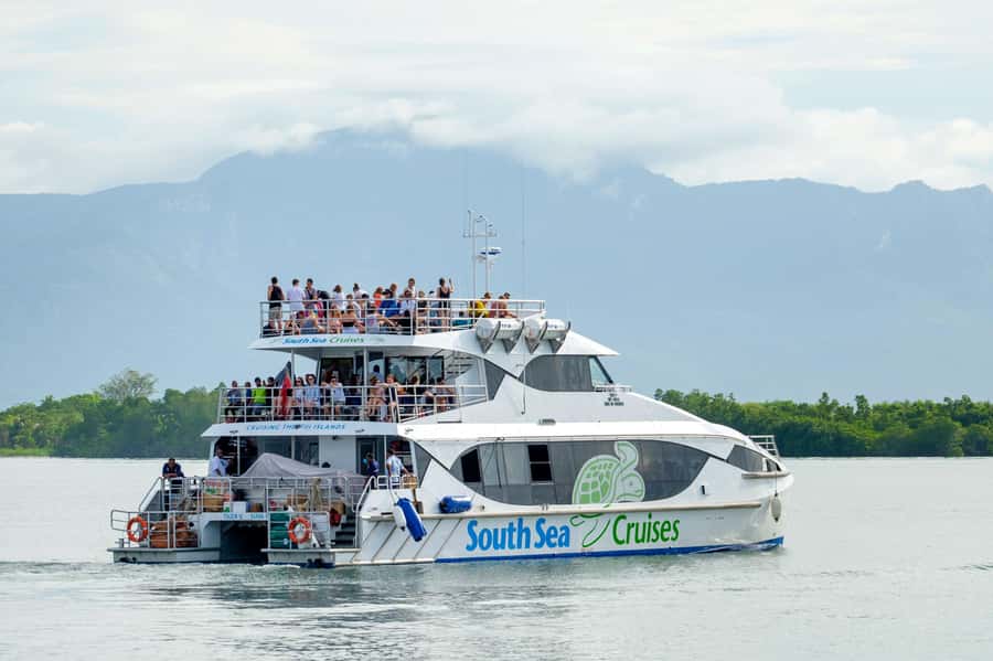 Fiji: Yasawa Islands Explorer Cruise with Lunch - Is $114 good value?