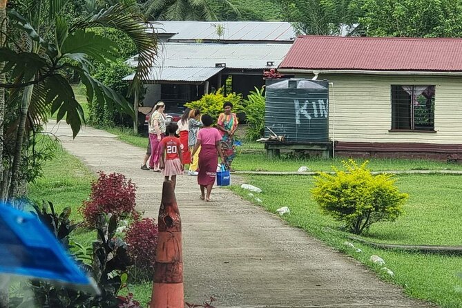 Fijian pottery crafting Village Experience & Natadola Beach Tour - The Sigatoka market stop