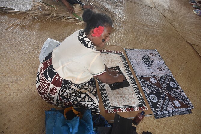 Jewel Of Fiji incl Fijian Village, Waterfall & Lunch Coral Coast - Meeting the village and taking part in the kava ceremony