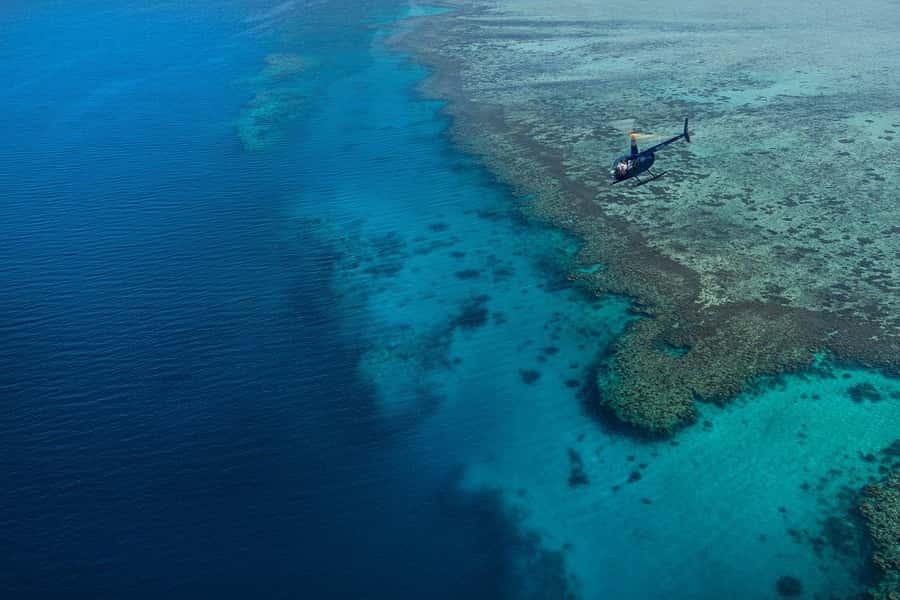 Nadi: 25 minutes Mamanuca Island Tour - CloudBreak and the surf breaks around Tavarua
