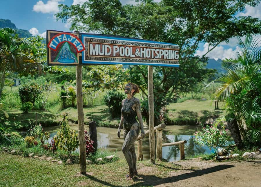 Nadi: Garden Village Hot Spring & Temple Highlights Tour - Tappoo and the local shopping stops