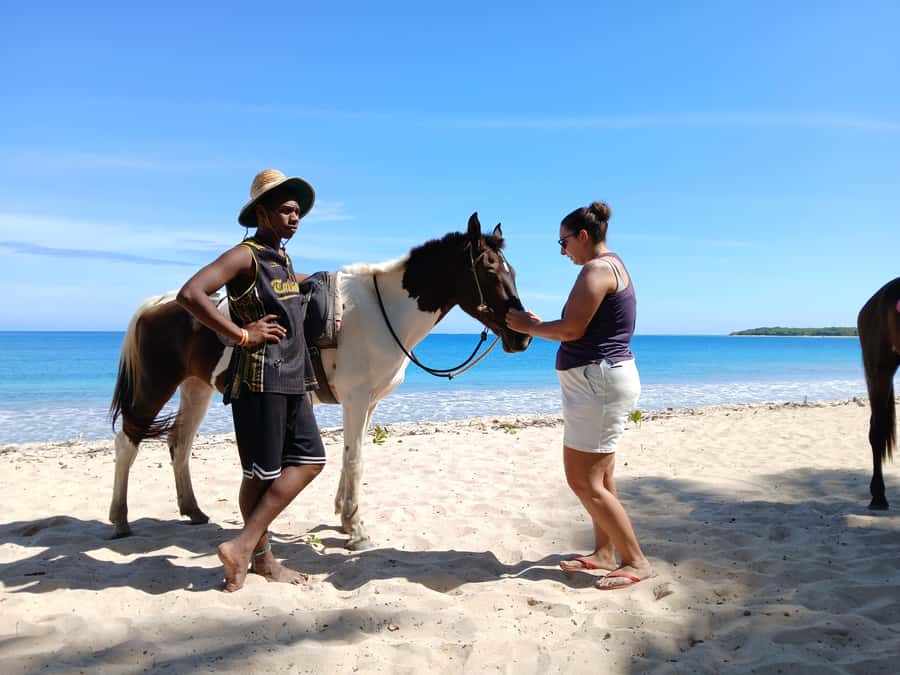 Natadola Beach Tour With Tifajek Mud Pool & Hotspring - What to pack for the beach and hot springs