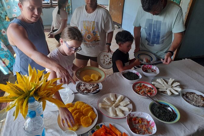 Private Experience of the Authentic Lifestyle of People In Fiji - Rural farming school and the sugarcane fields