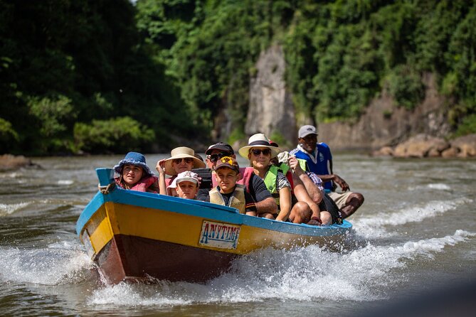 River Tubing Fiji, Navua River - Visiting a Fijian village and plantation