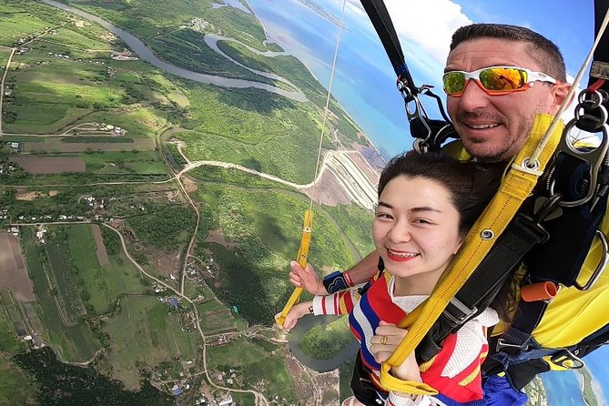 Skydive Fiji Radical 10000ft Tandem Jump (30 seconds free fall) - Who should book this experience?