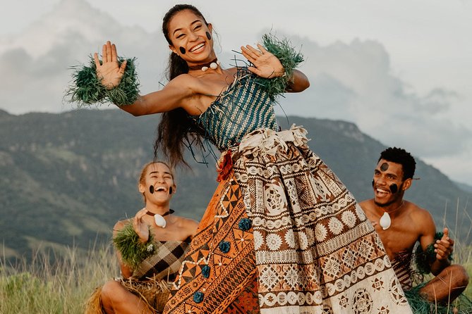 VOU Fiji Shows: Fiji Untold, From Fiji With Love & More! Dinner! - The cast connection is a real part of the value