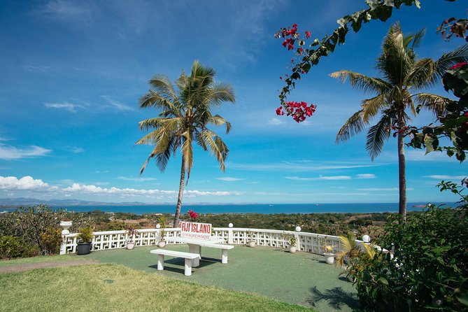 Vuda Lookout, Vesisei Village, Market, Temple & Garden of Sleeping Giant Tour - Guides, transport, and the pace of the morning