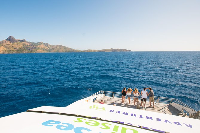 Yasawa Islands Explorer Cruise with Lunch - The resort stop is the biggest point to clarify