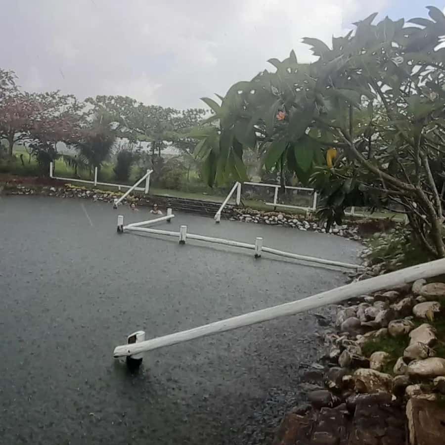 Zipline, Cave, Seaview & Mud Spa Tour with Lunch Included - Sabeto mud pool and hot spring